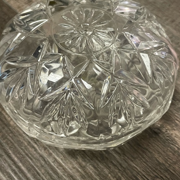 Royal Crystal Dish with Lid - Picture 5 of 5